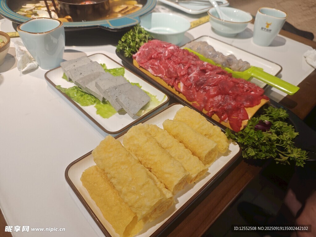 丰盛火锅食材拼盘