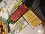 丰盛火锅食材摆满桌