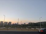 黄昏下的城市道路景观