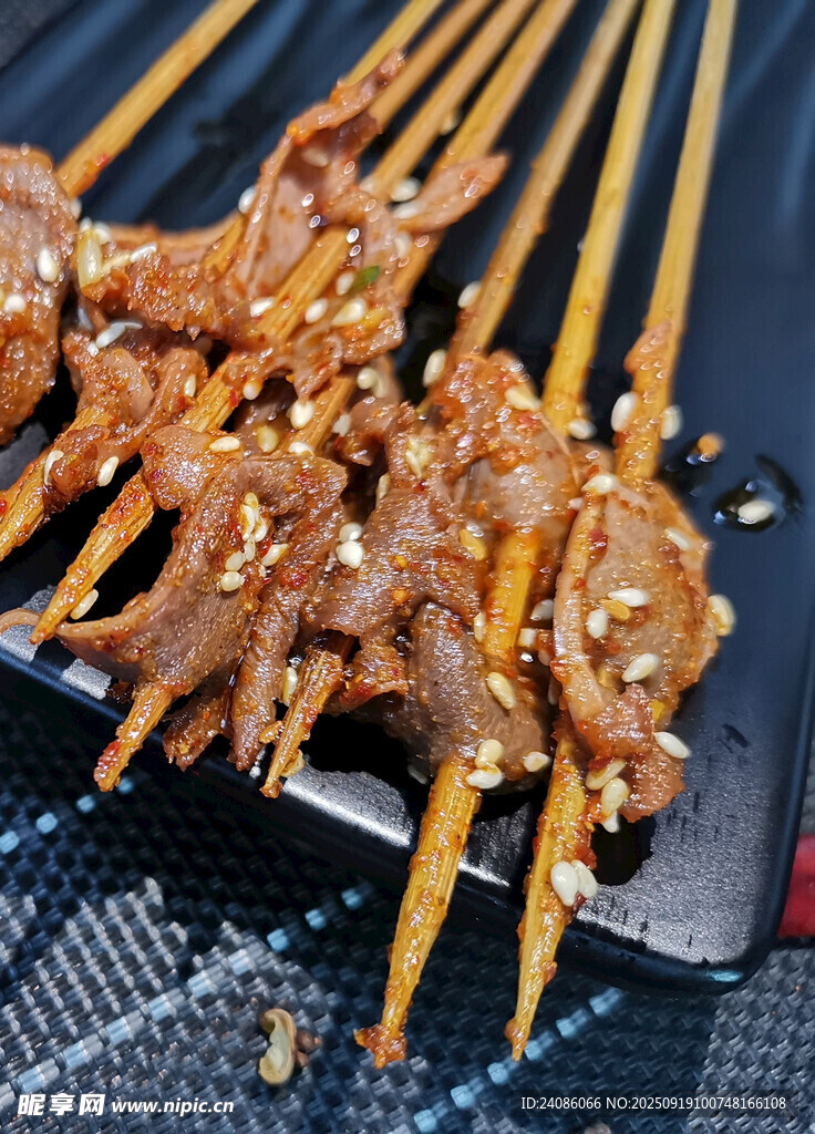 美味烤鸡爪串
