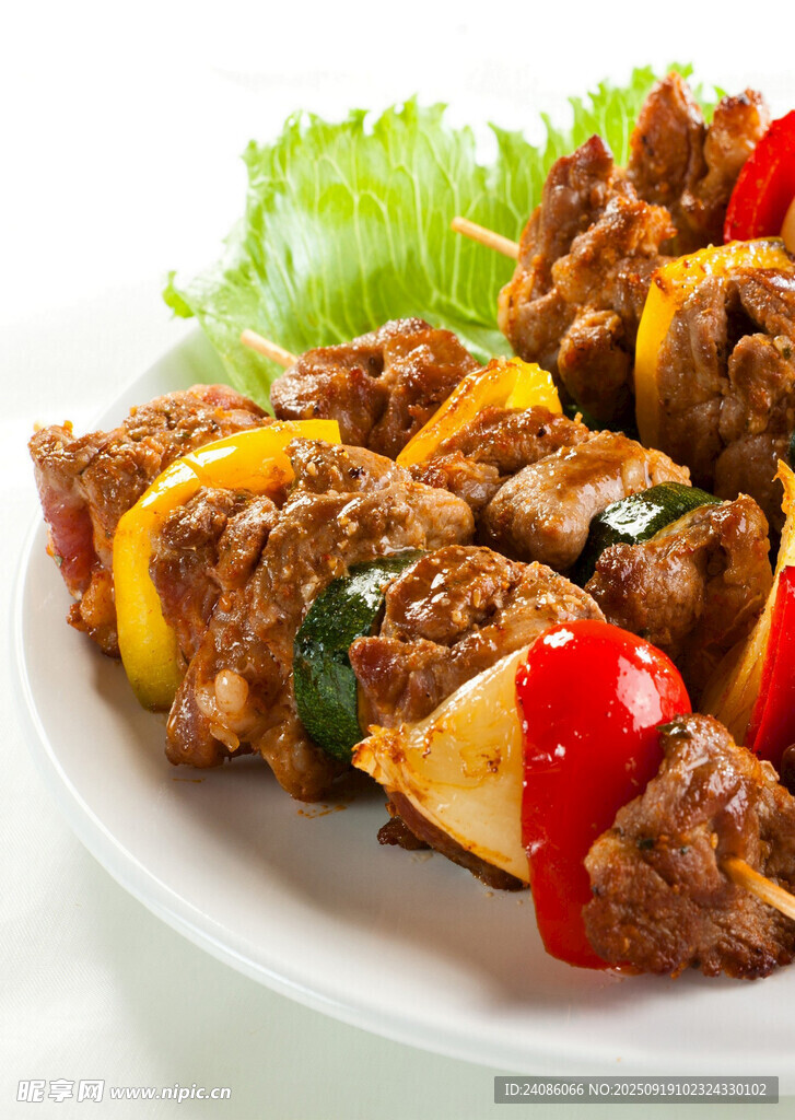 美味牛肉蔬菜烤肉串