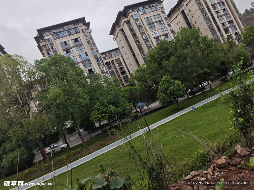 小区绿化景观与高层住宅