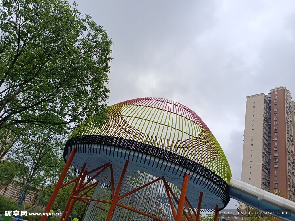 户外游乐设施圆顶建筑