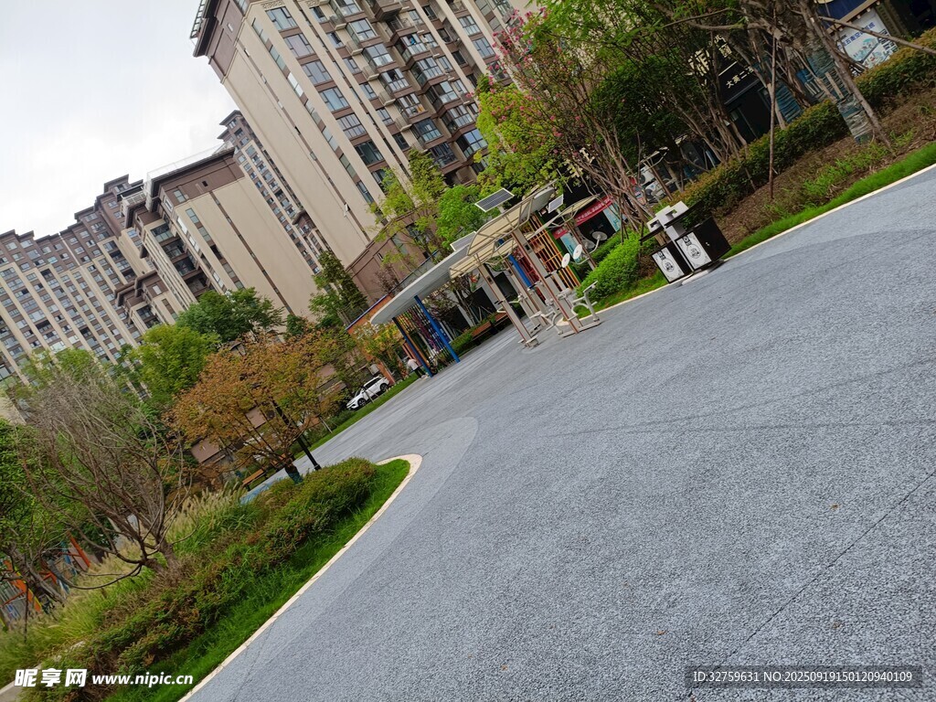 现代小区景观道路场景