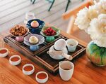 中式雅致茶具与茶点组合
