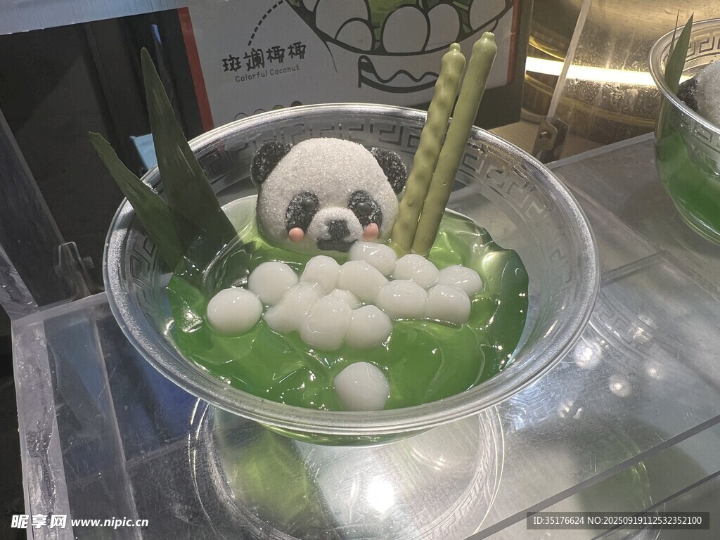 熊猫主题创意甜品