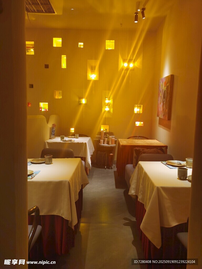 温馨雅致的餐厅用餐环境
