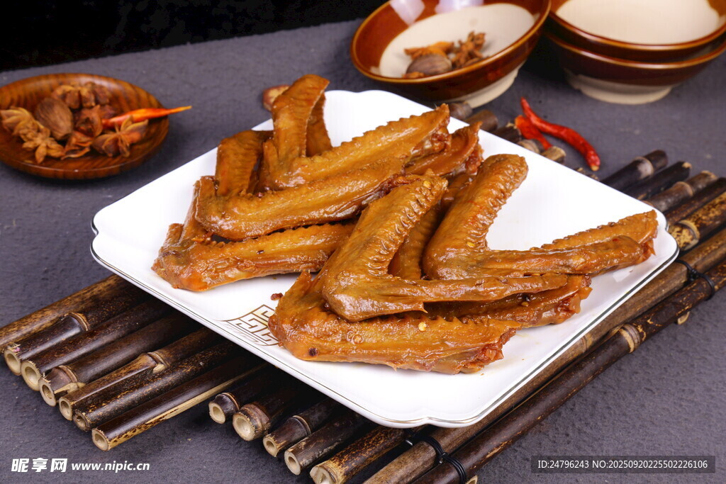 美味卤鸭翅