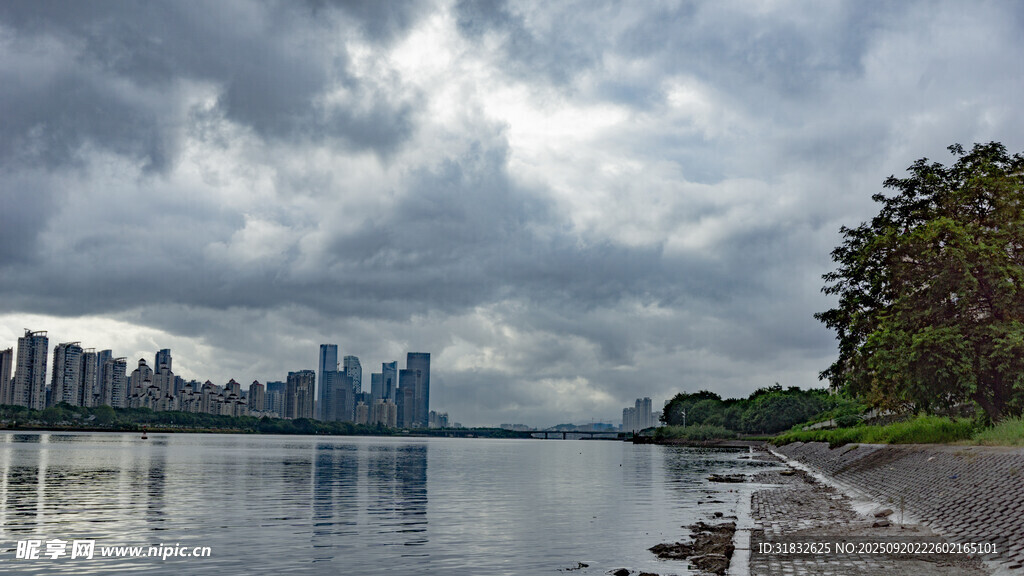 城市河畔风景
