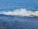 海浪翻涌的蓝色海洋