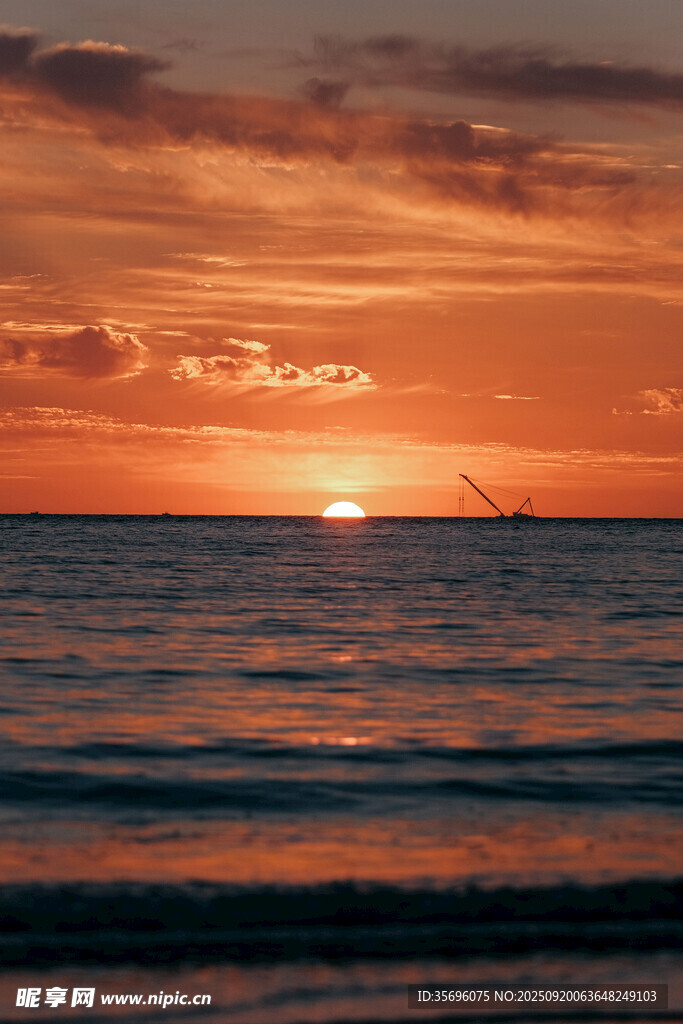 海上日落美景