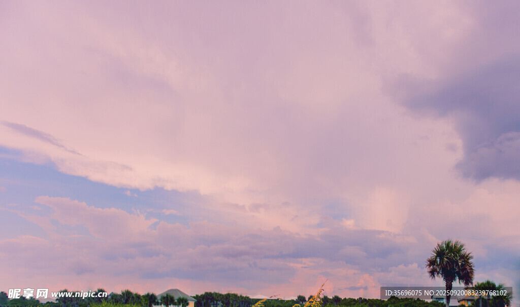 黄昏时分的梦幻天空景色