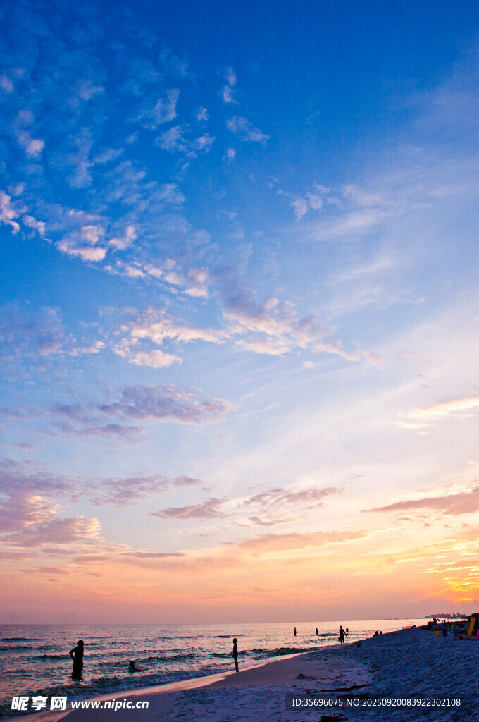 海滩日落美景