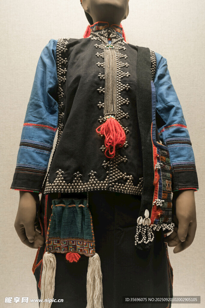 少数民族服饰