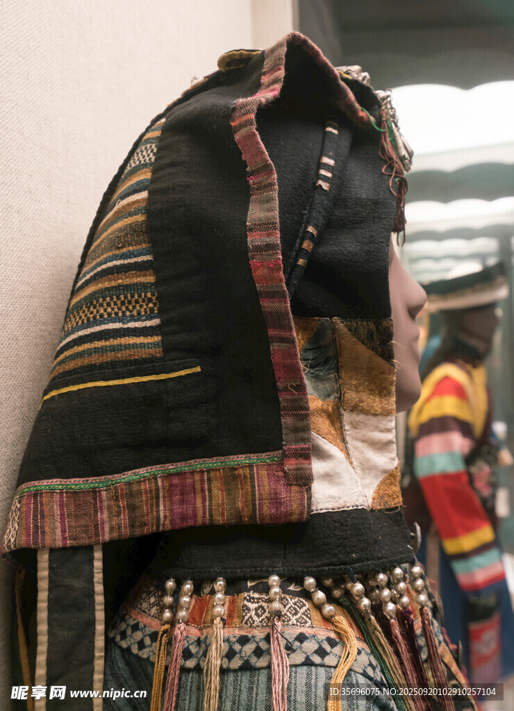 少数民族服饰