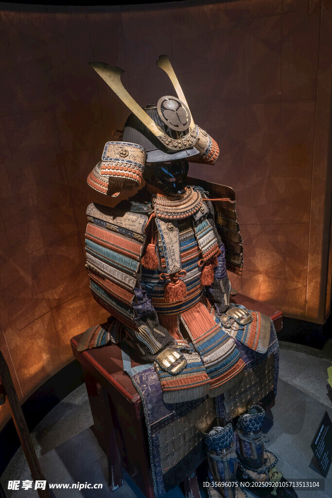 日本武士头盔模型展示