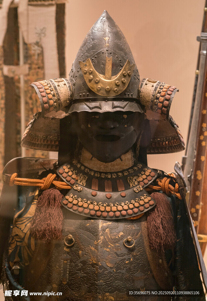 古代武士盔甲展示