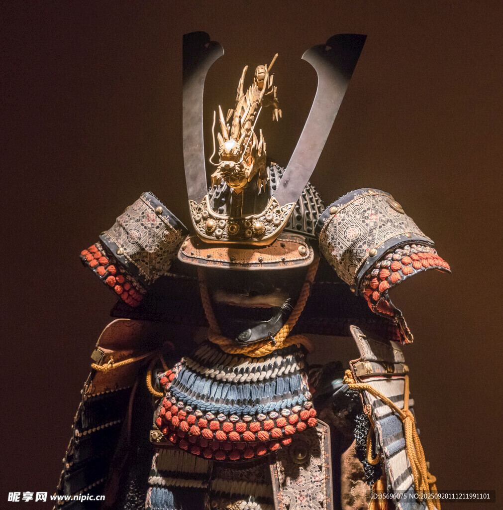 日本武士盔甲造型展示
