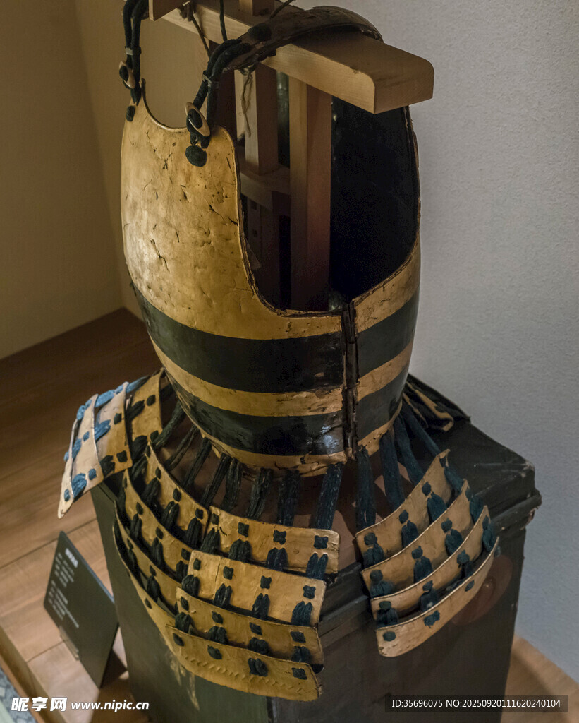 古代武士盔甲展示