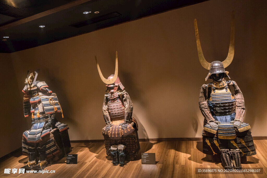 古代日本武士盔甲展示