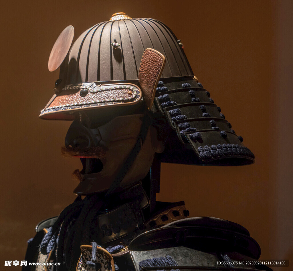 日本武士盔甲展示