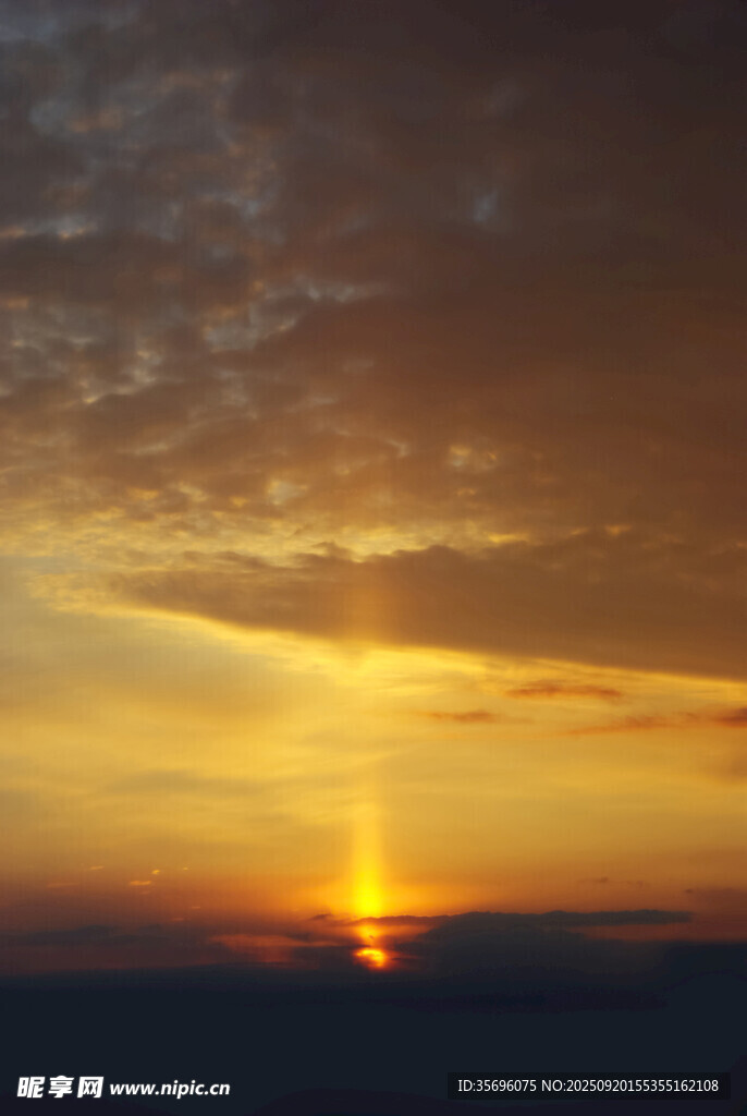 壮丽海上日落美景