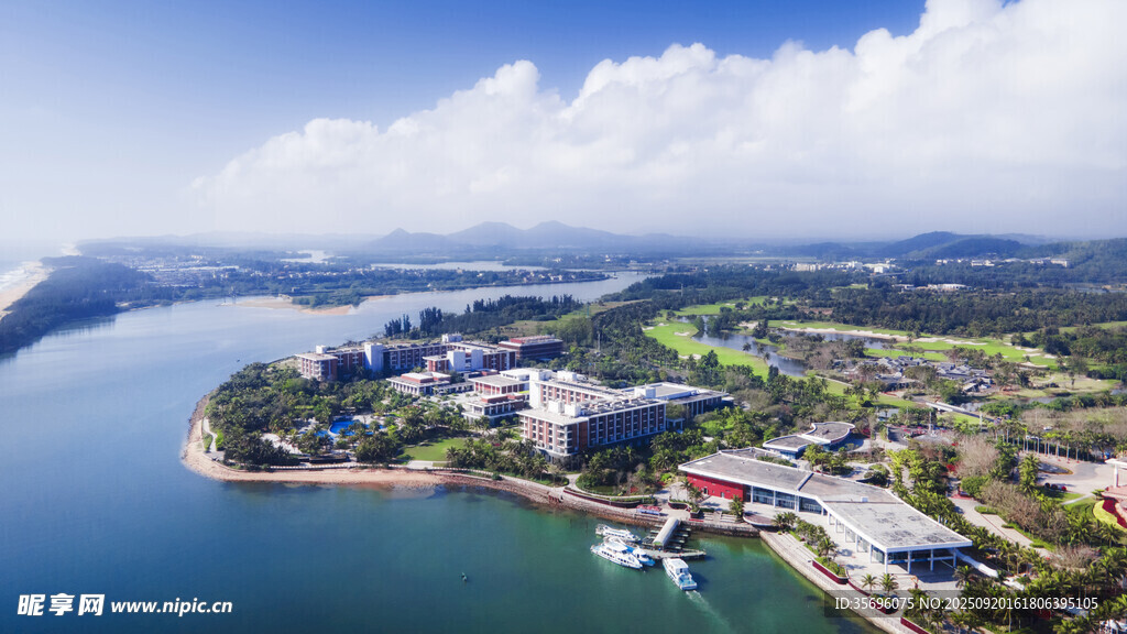 湖畔城市风光美景