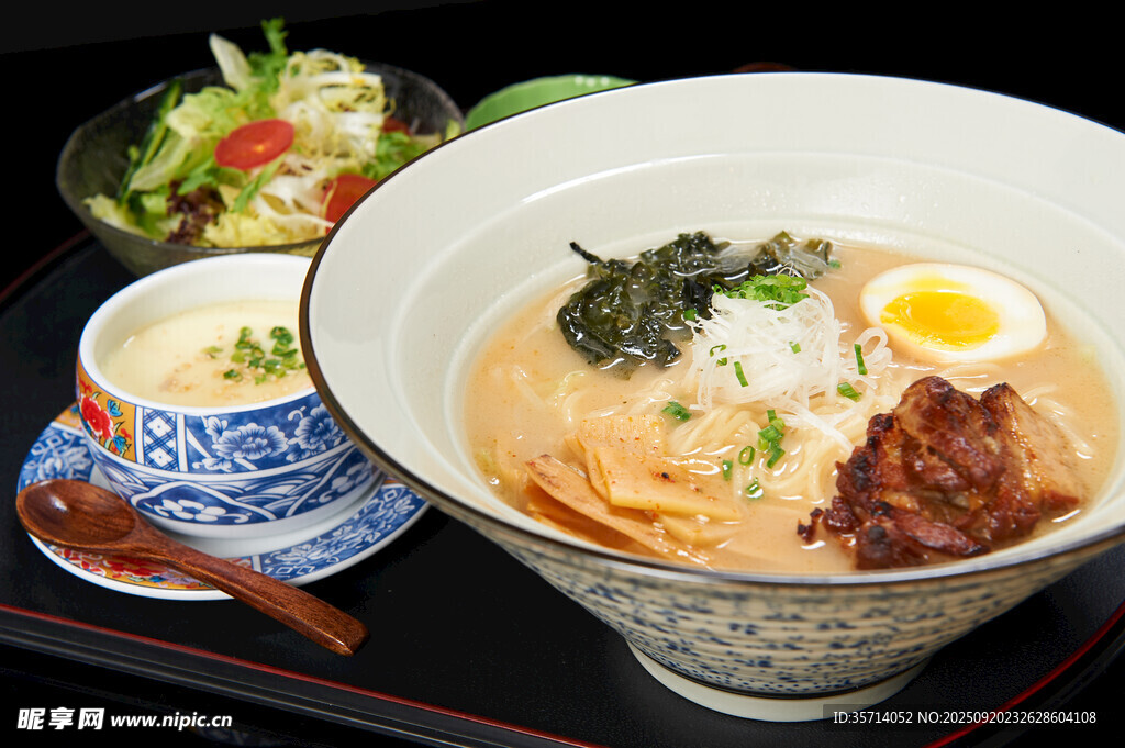 猪豚骨拉面定食