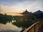 大学校园湖畔古建园林美景