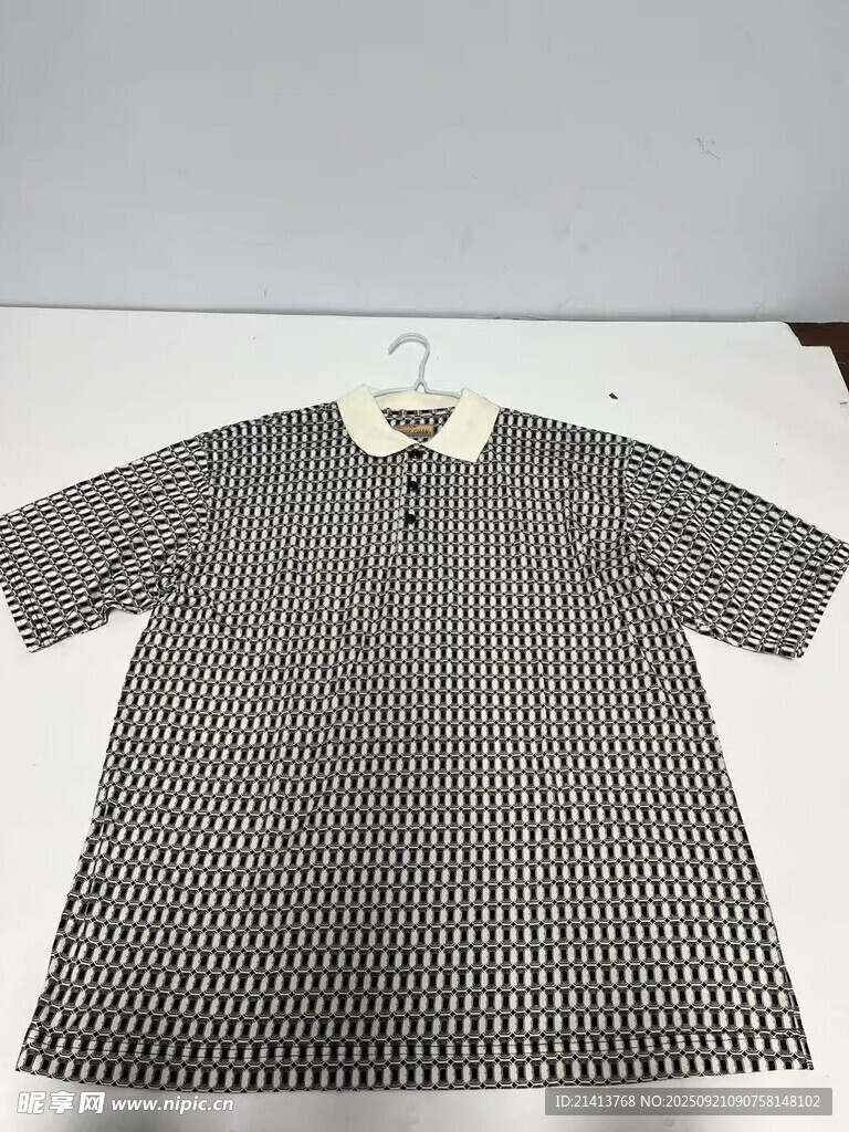 黑白格纹Polo衫