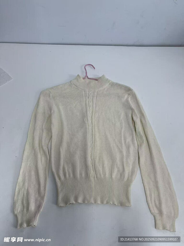 针织毛衣米白色