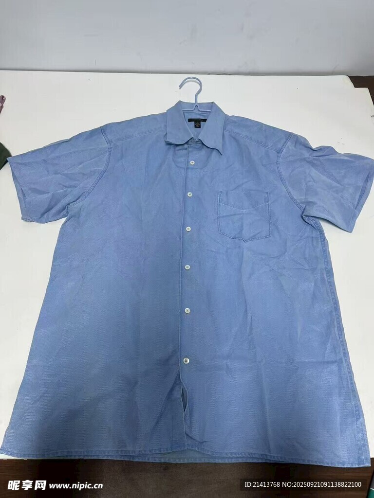 蓝色短袖