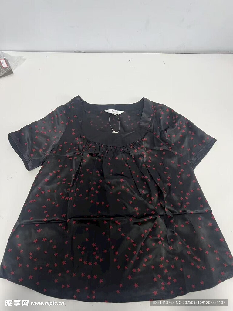 黑色碎花短袖女童连衣裙黑色碎花
