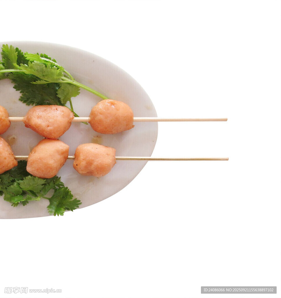 盘中串起的美味鱼丸