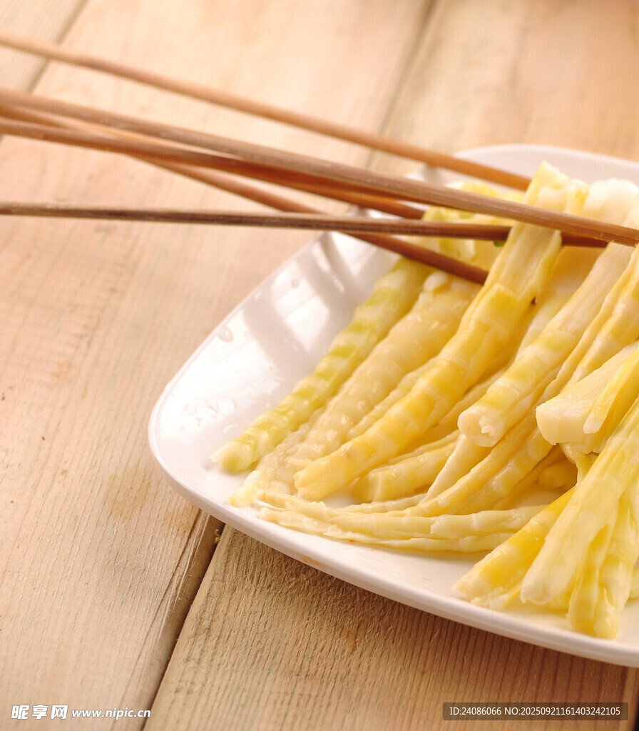 盘中美味腐竹