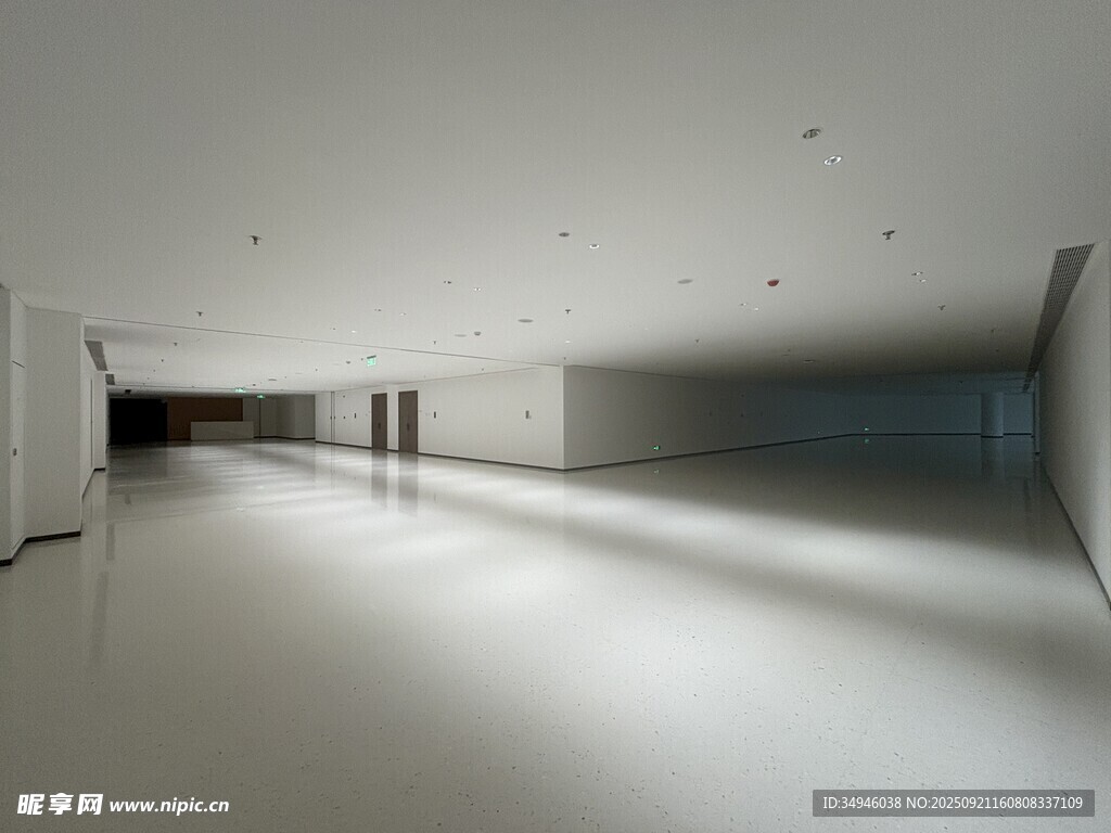 空旷现代室内空间场景