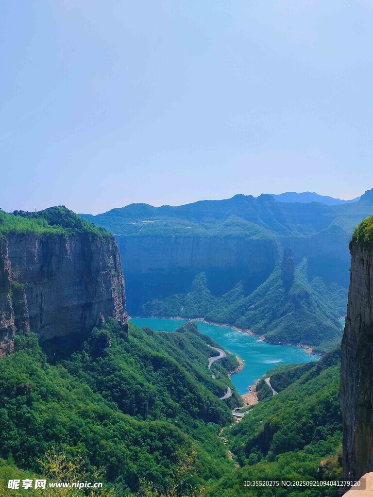 壮丽峡谷山水美景