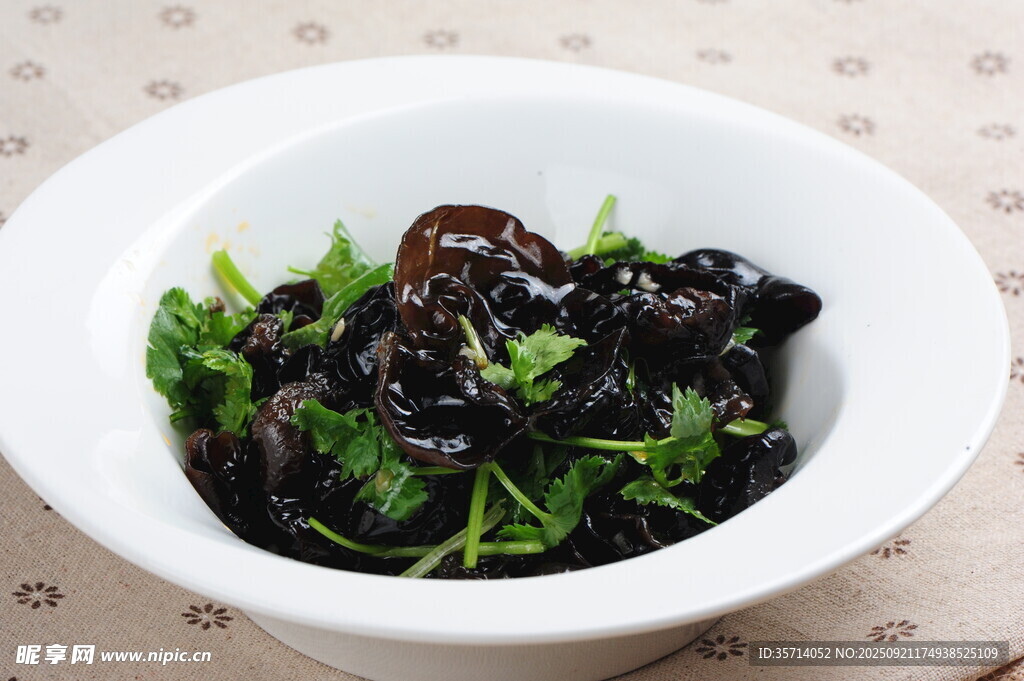 青菜拌木耳