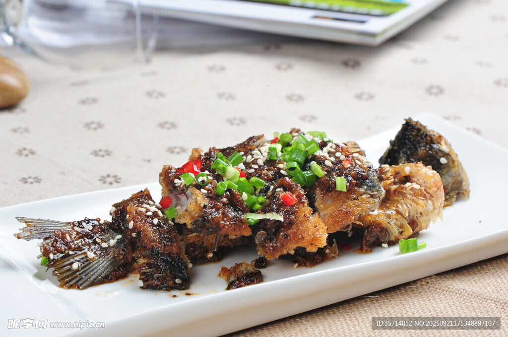 酥骨鲫鱼