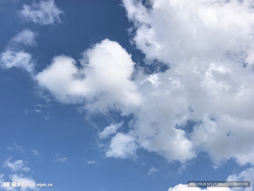 蓝天白云美景