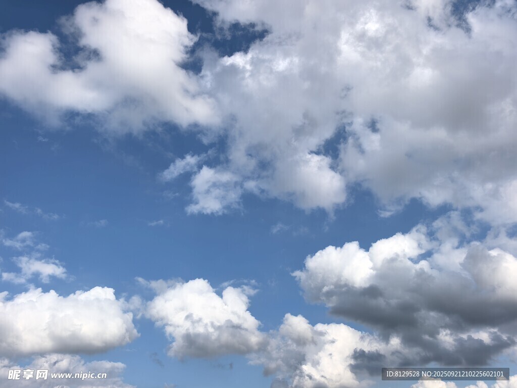 蓝天白云美景