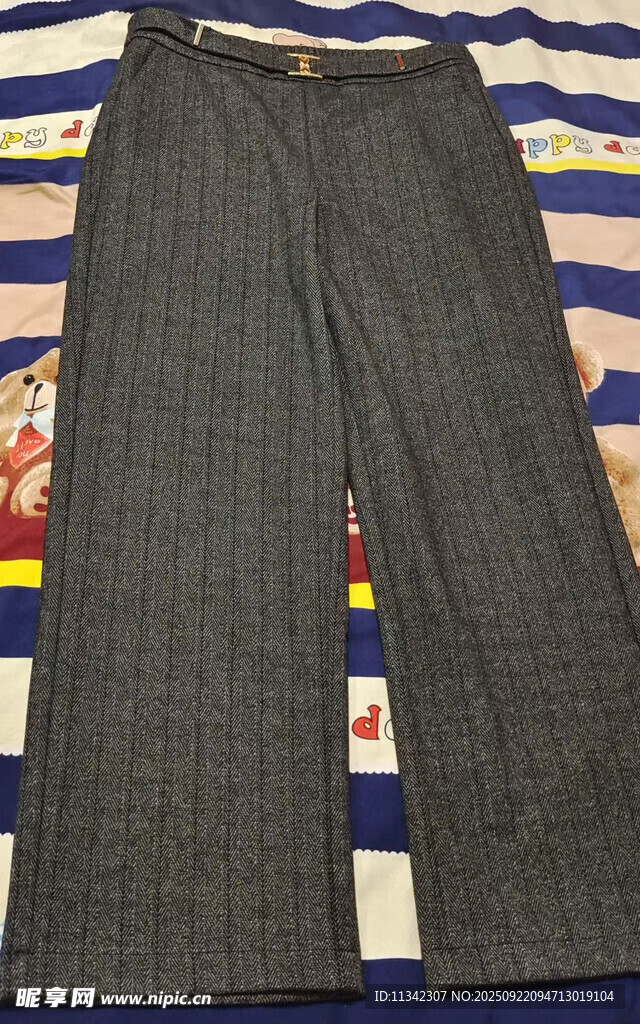 灰色格子阔腿长裤展示