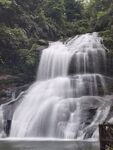 山间瀑布美景