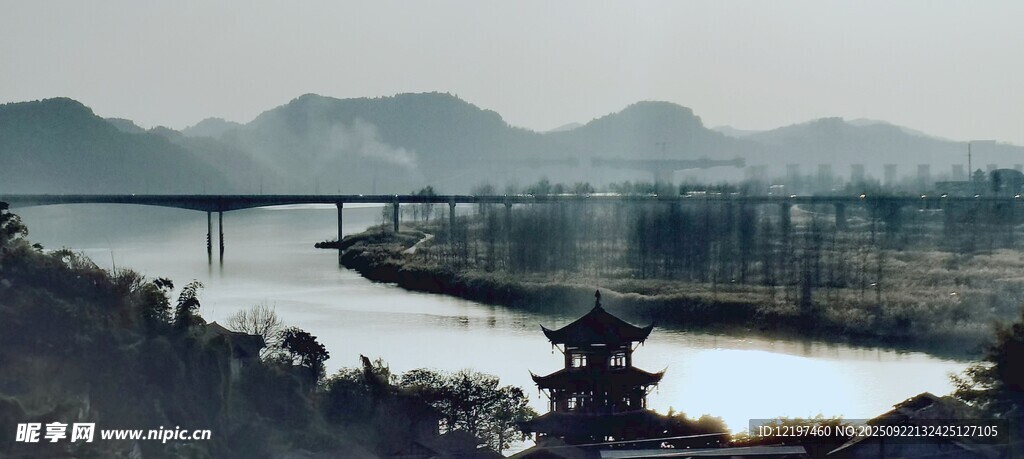 冬日河畔风景