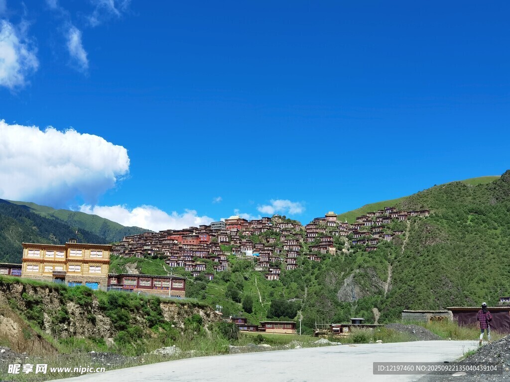 山间村落美景