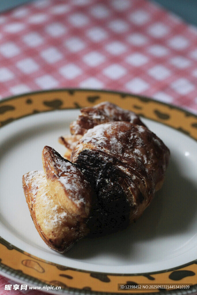 美味巧克力夹心面包