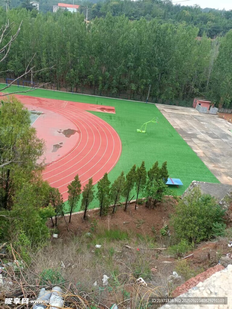 校园操场俯瞰图