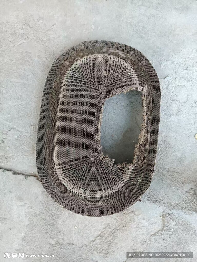 破旧的猫抓板
