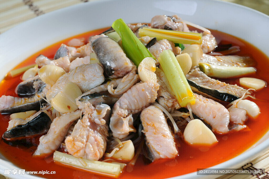 香辣鸡肉菌菇汤