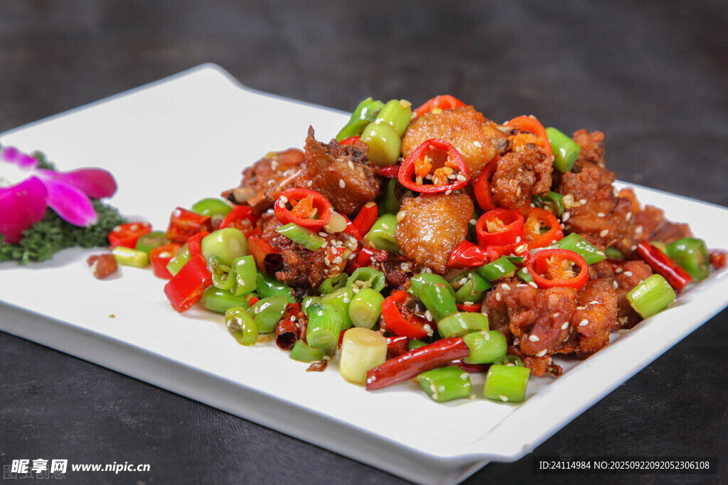 香辣美味炒兔肉